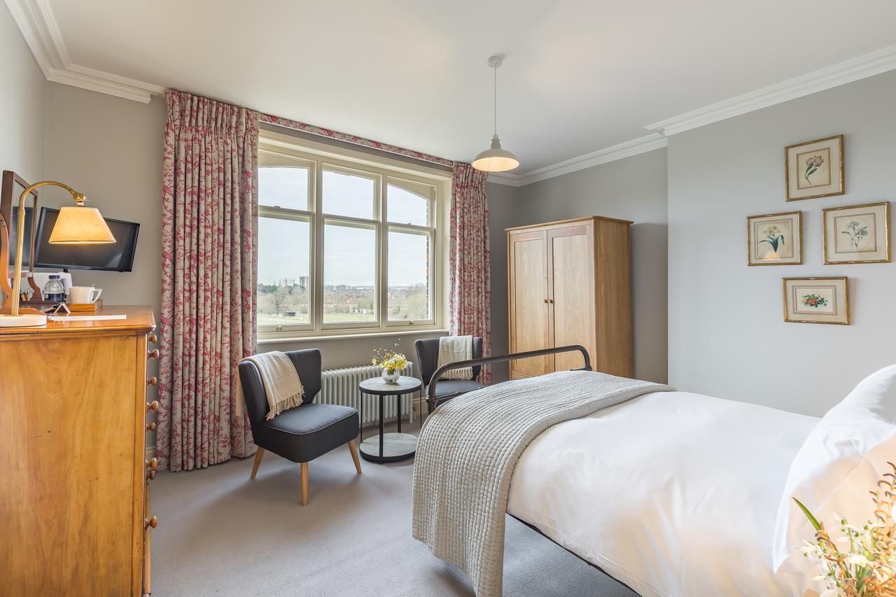 Lawn House Otel Hatfield  Dış mekan fotoğraf